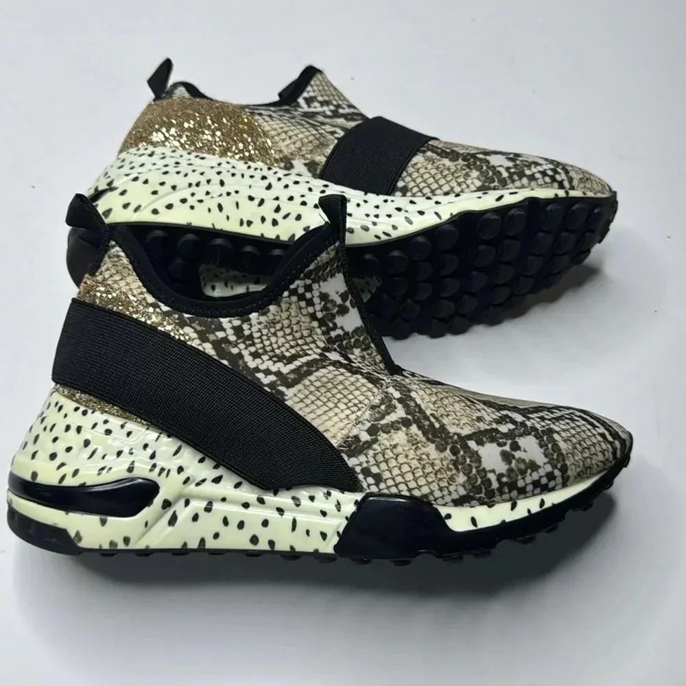 Steve Madden size 8.5m snake print sneakers with stretch top